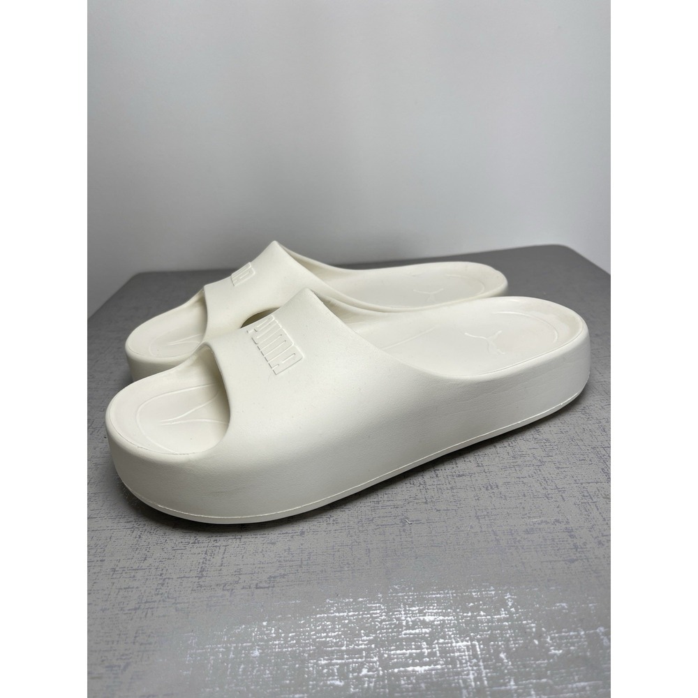 Puma White Platform Slide Sandals Size 7🤍❤️